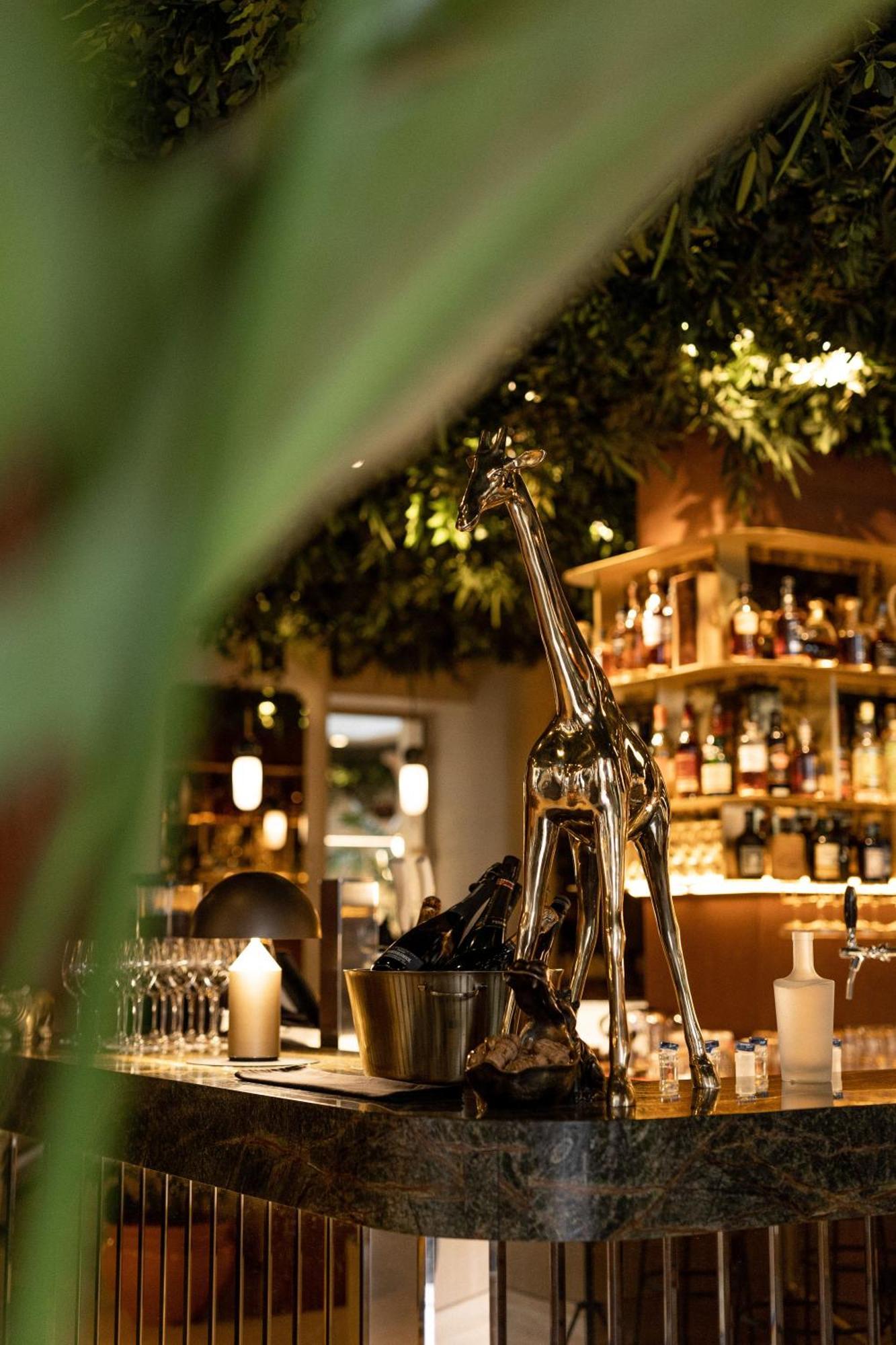 Verno House Budapest, Vignette Collection By Ihg Luaran gambar The Giraffe Bar